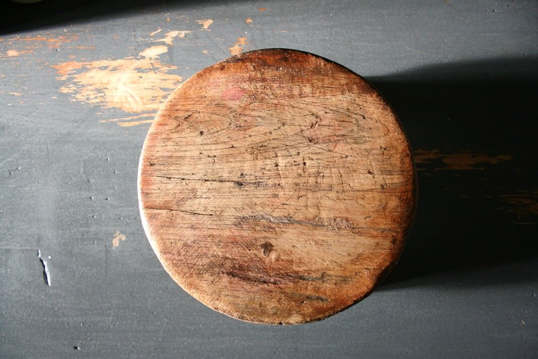Brutalist cutting board, wooden decoration