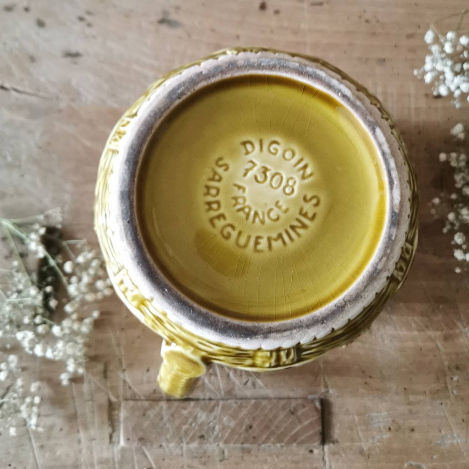 Barbotine pitcher, Digoin Sarreguemines.