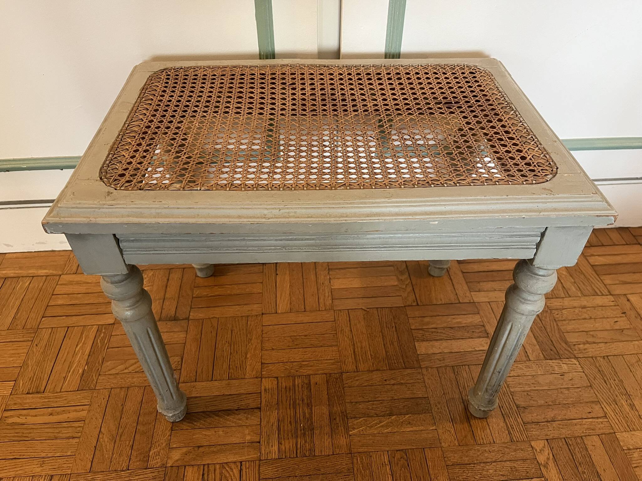Footrest / bedroom stool Louis XVI — Celadon grey lacquered — Caned