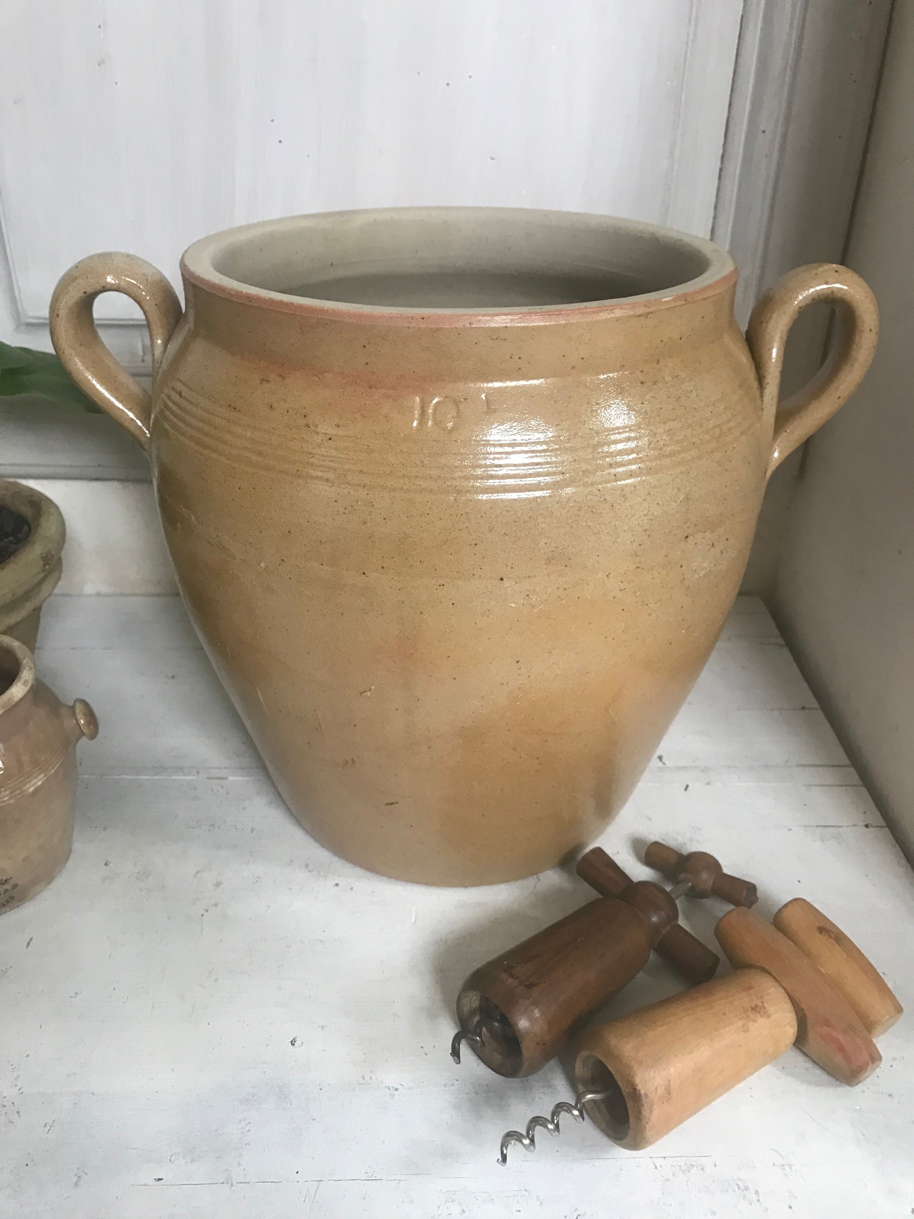 10l sandstone pot
