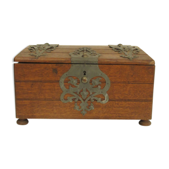 Large oak jewelry box