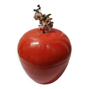 Pomme rouge en métal,