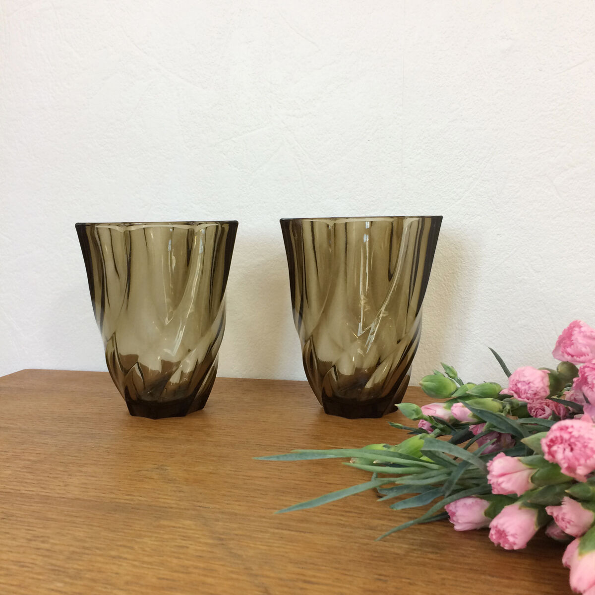 Paire de vase en verre fumé