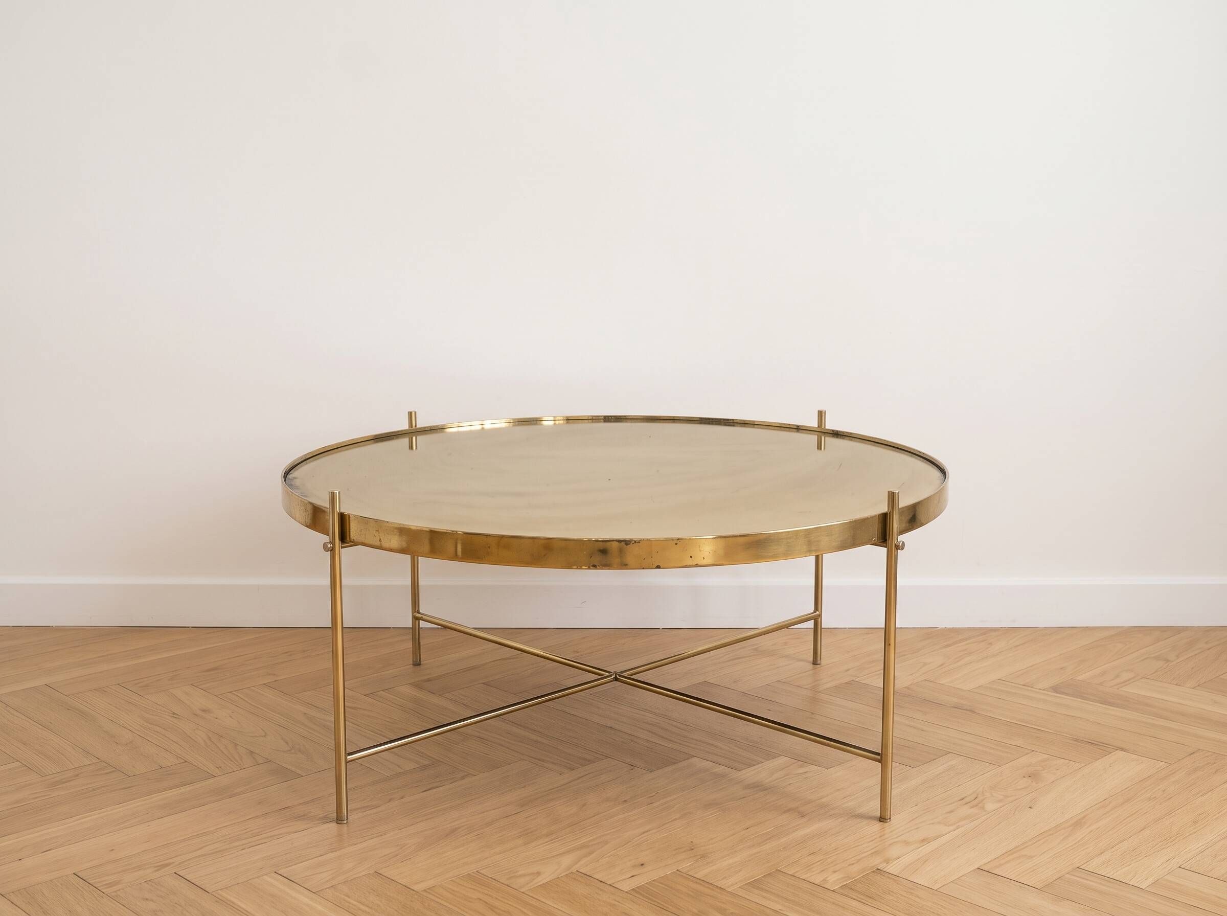 Round golden mirrored retro coffee table