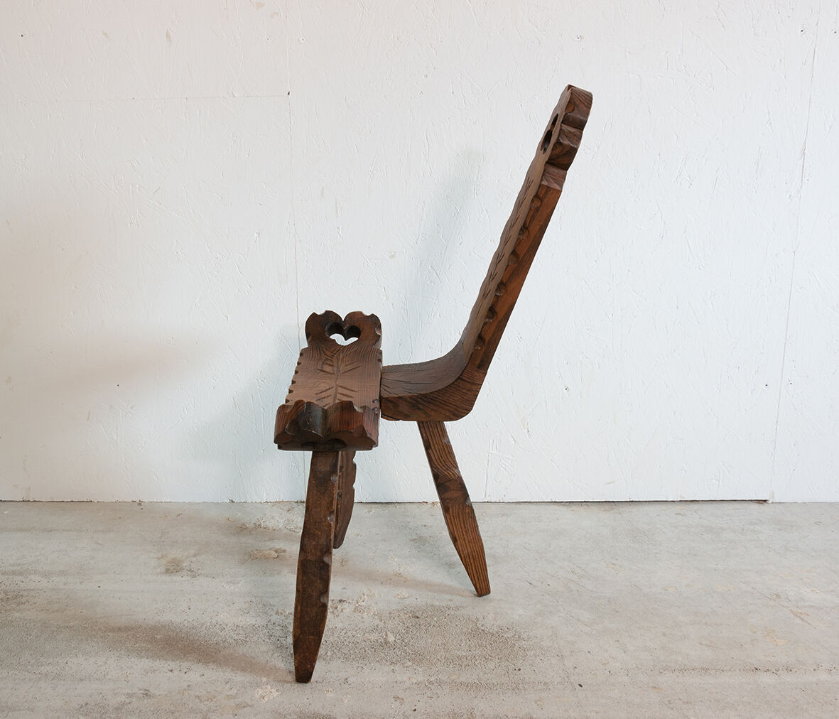 Popular art tripod chair