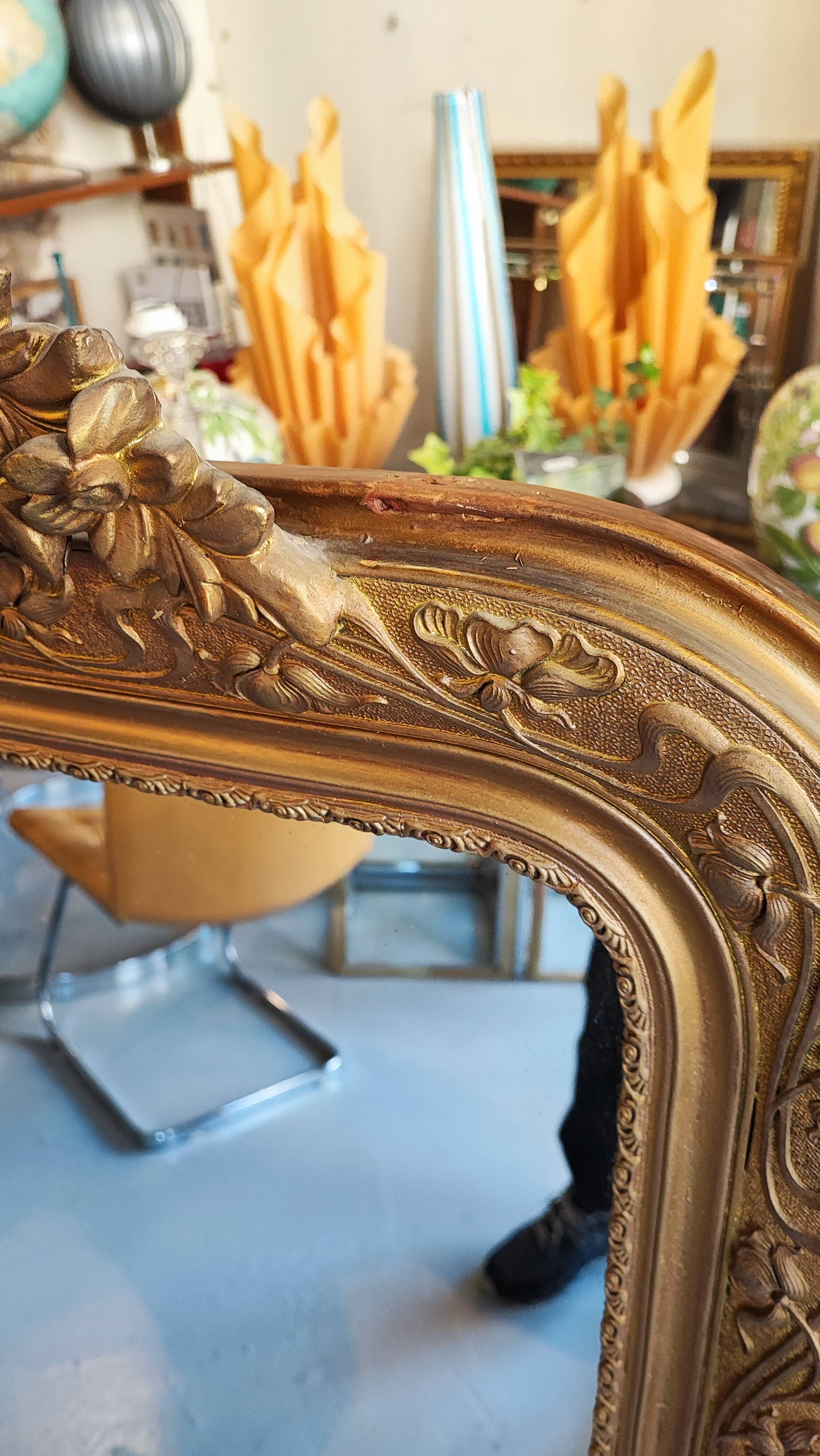 Large gilt mirror with pediment – Napoleon III period – 136 cm