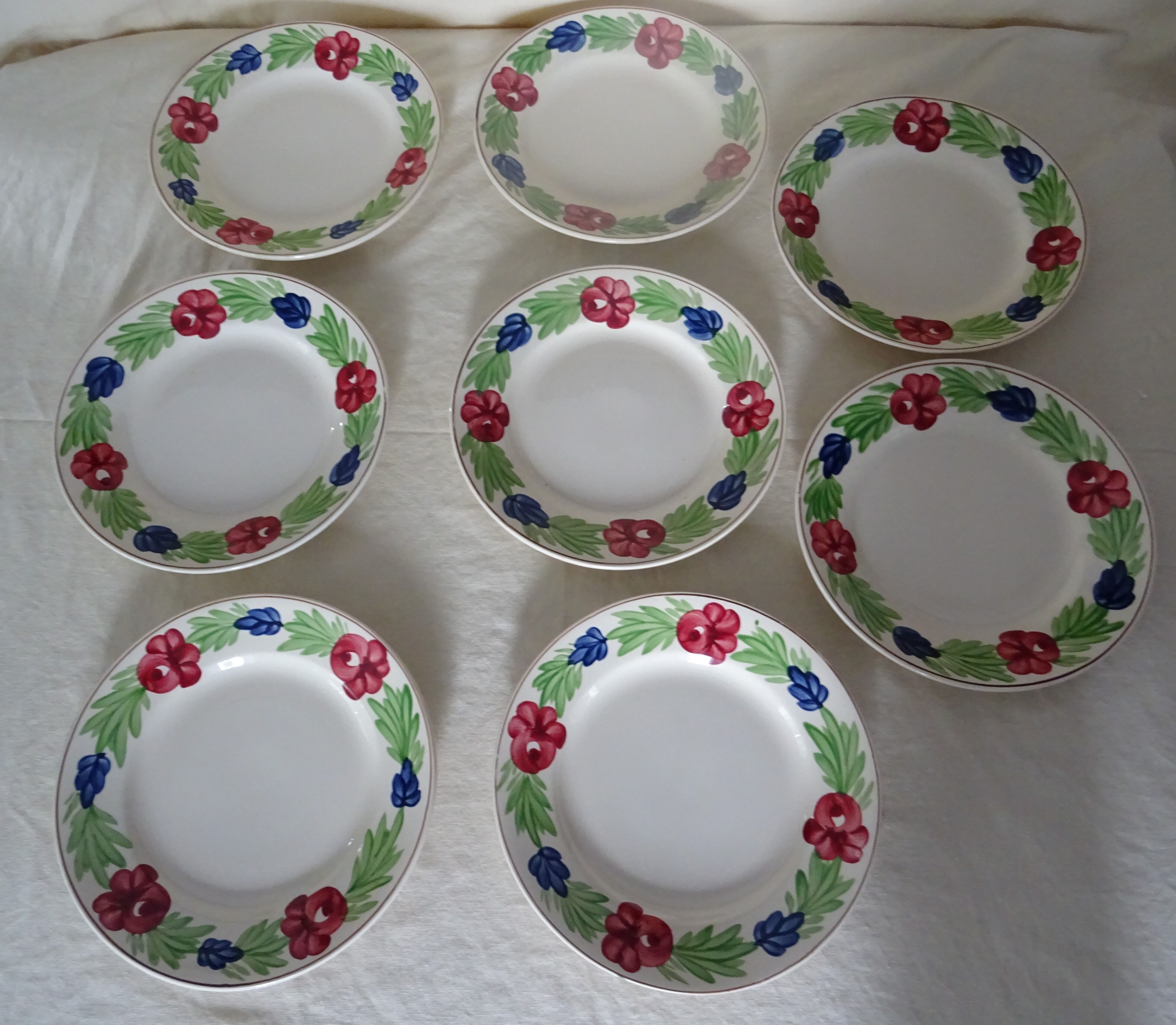 8 old flat plates faience Niderviller decoration flowers blue, red