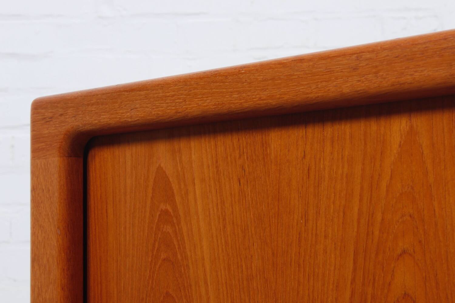 Buffet vintage en teck Dyrlund épingle à cheveux danois milieu du siècle 60