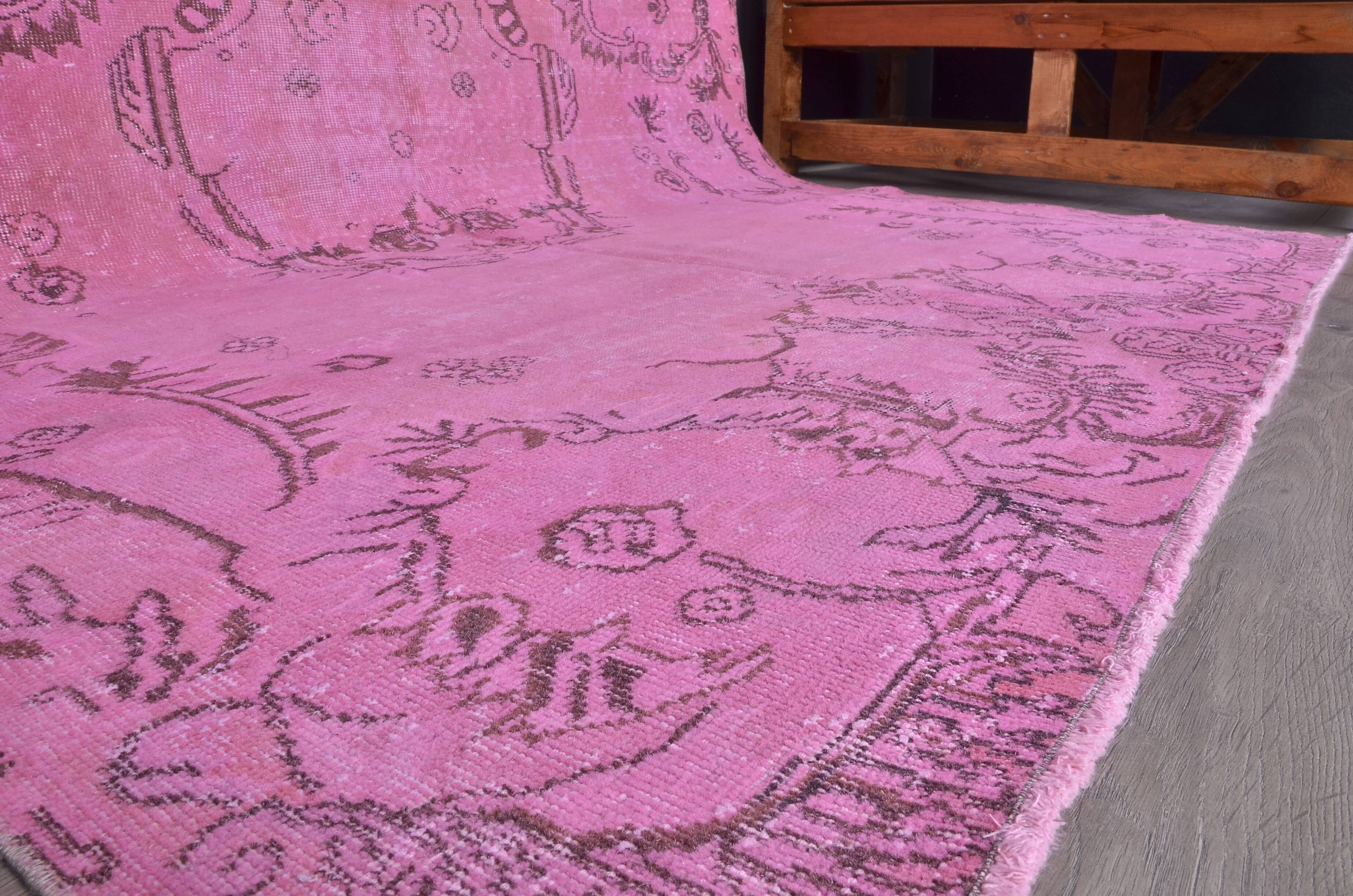 Tapis Oushak rose vintage