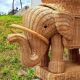 Éléphant en rotin années 70