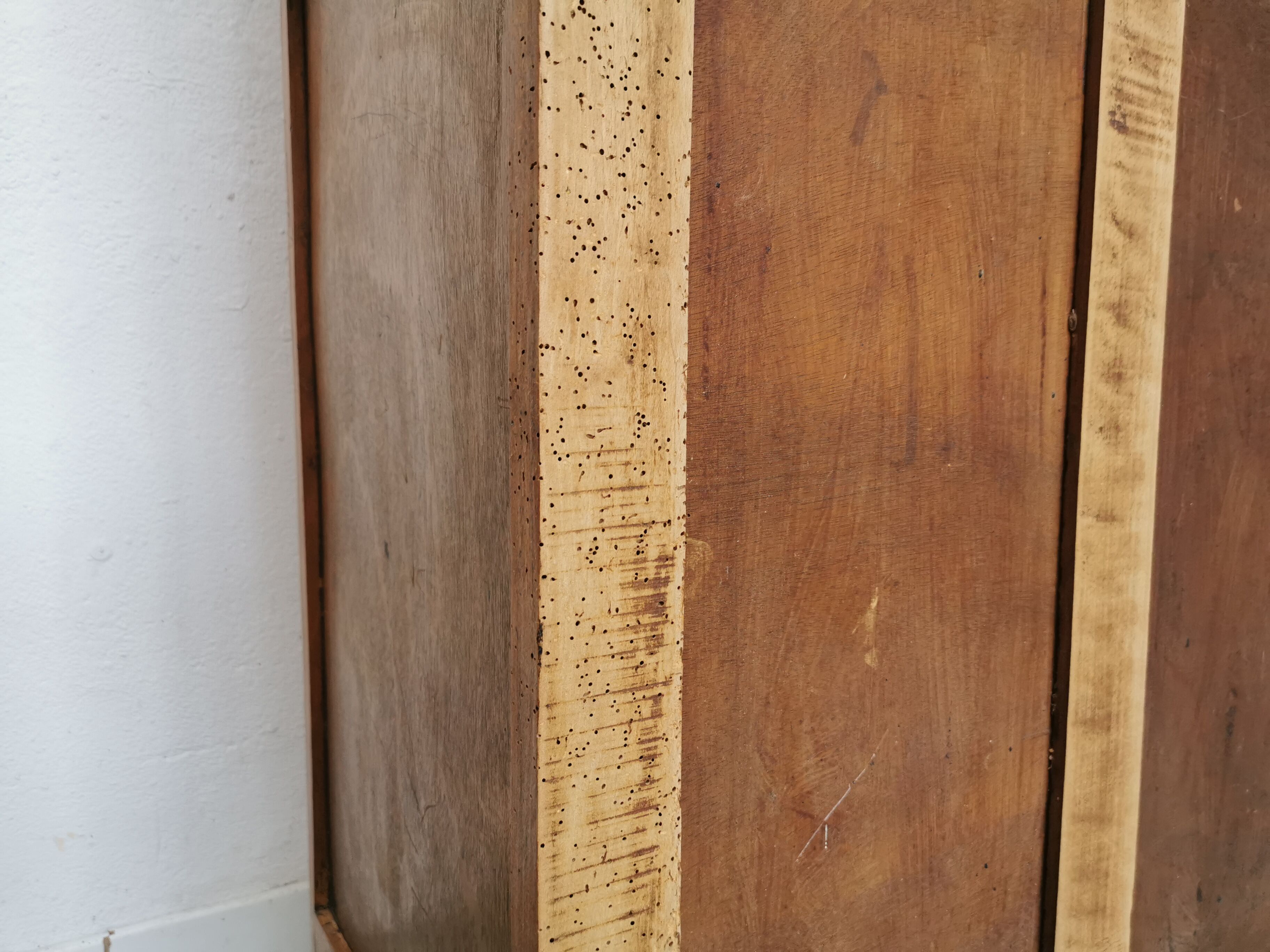 Armoire parisienne vitrée