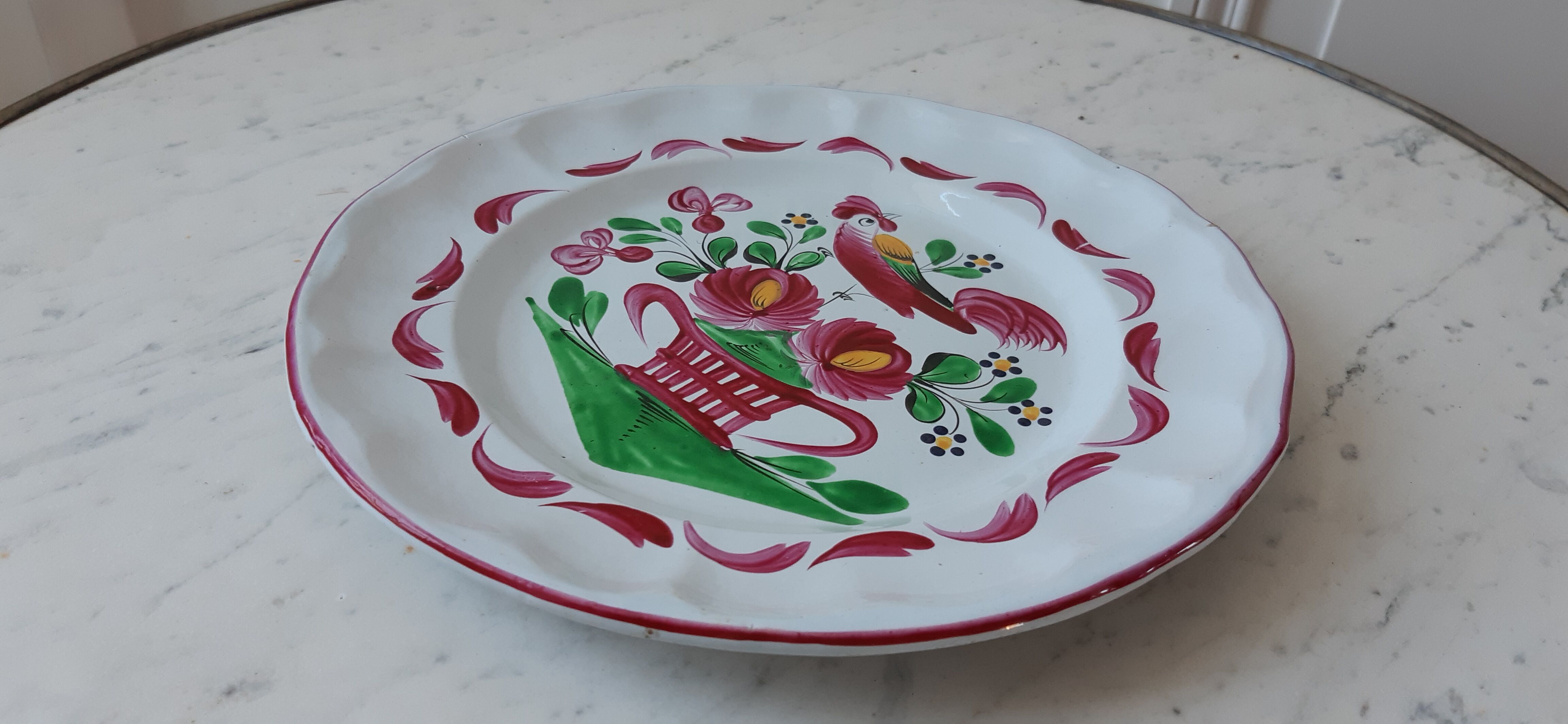 Decorative hand-painted ceramic plate 50s-60s