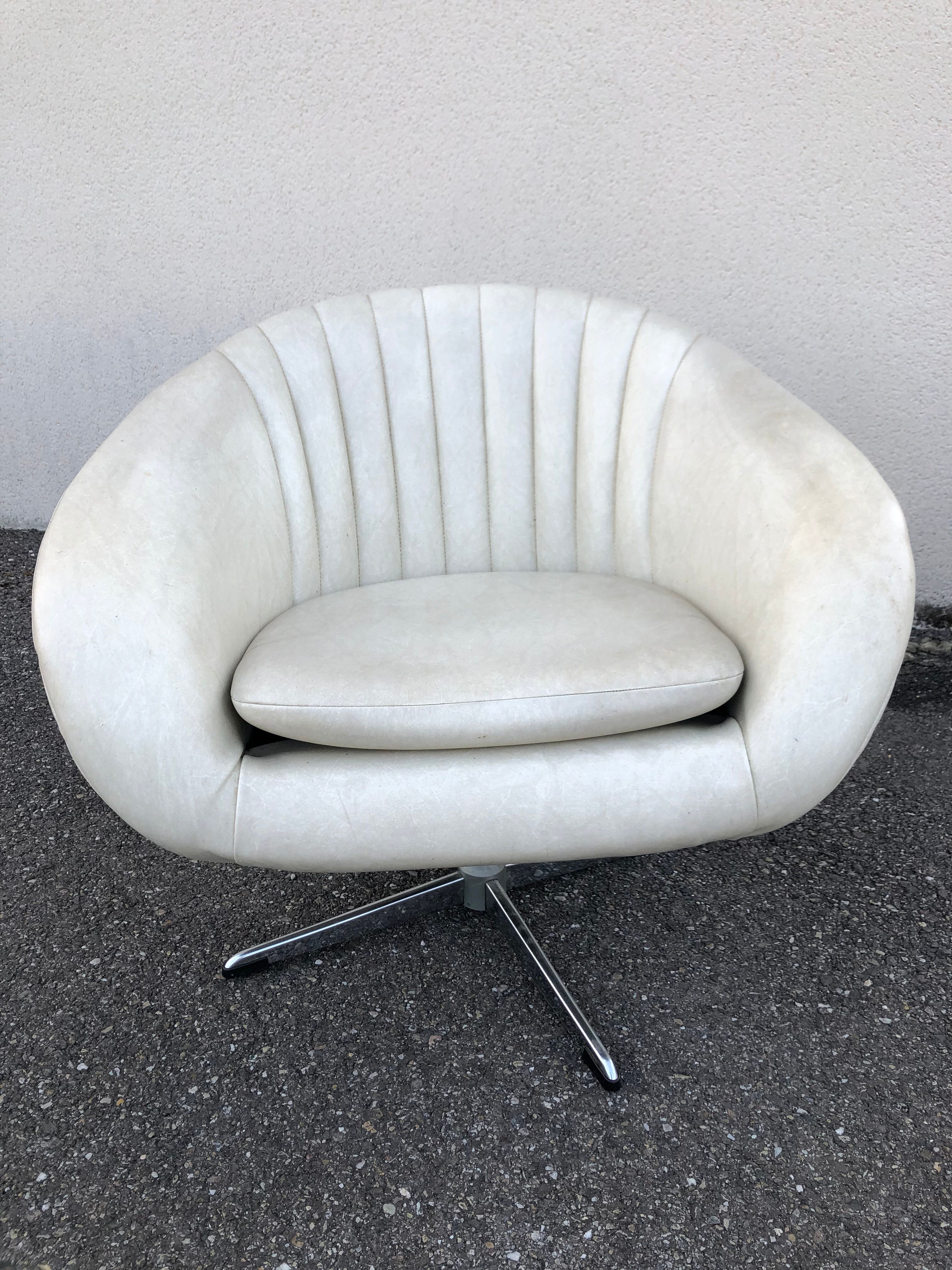 Vintage 70s white leatherette shell armchair