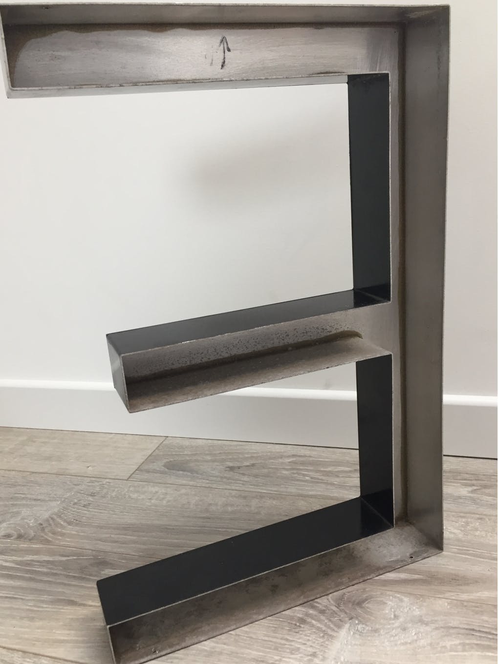 E metal letter