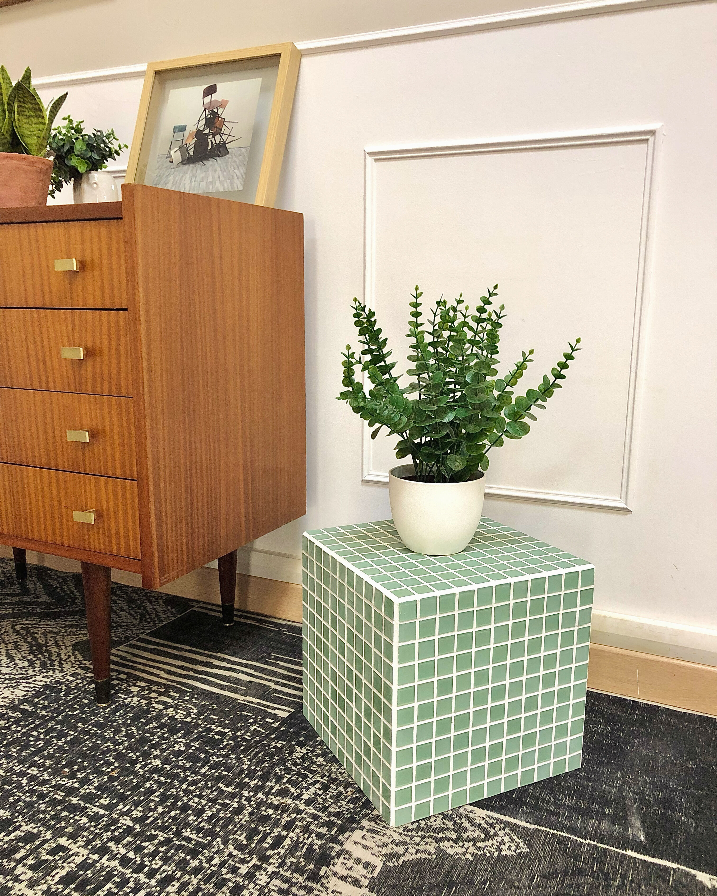 Cube sofa end in mosaic