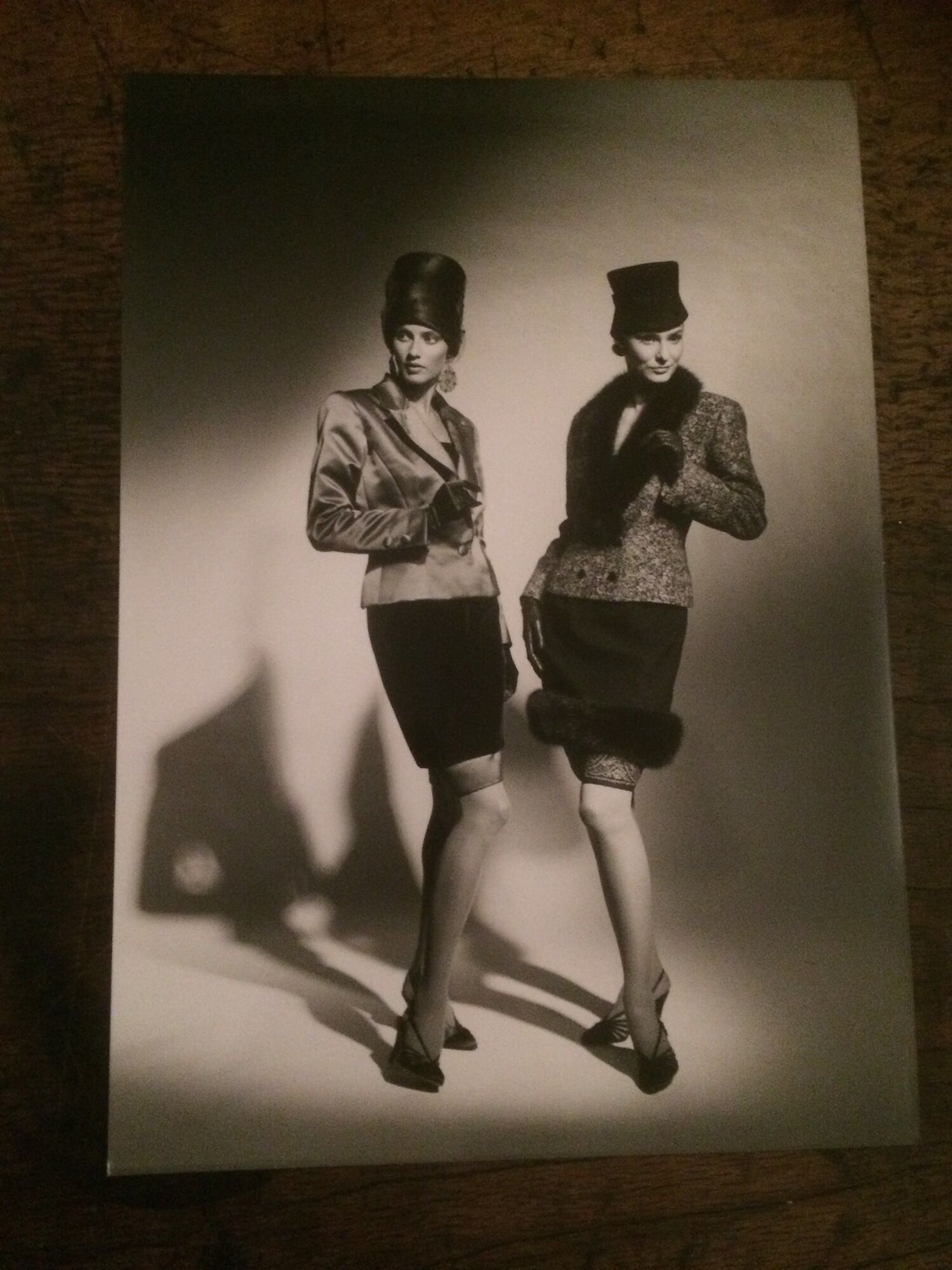 Nice illustration of mode accompanied by a press photograph by guy laroche