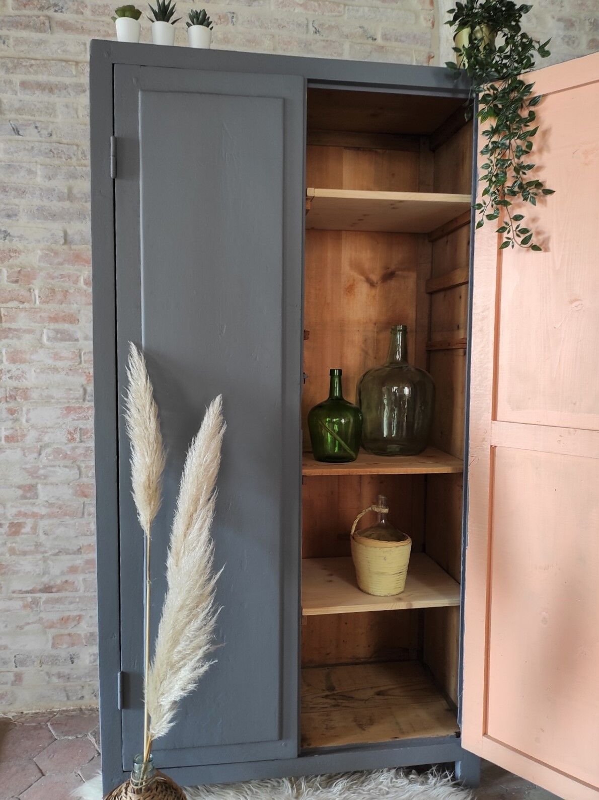 Armoire parisienne