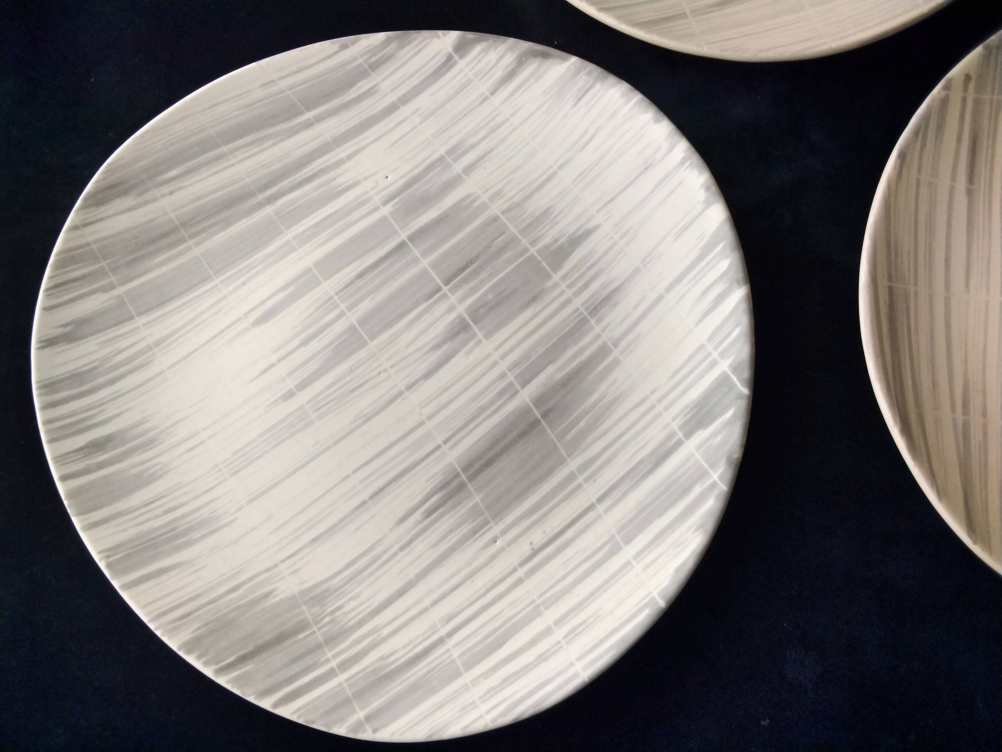 3 Niderviller ceramic dinner plates, Voile model