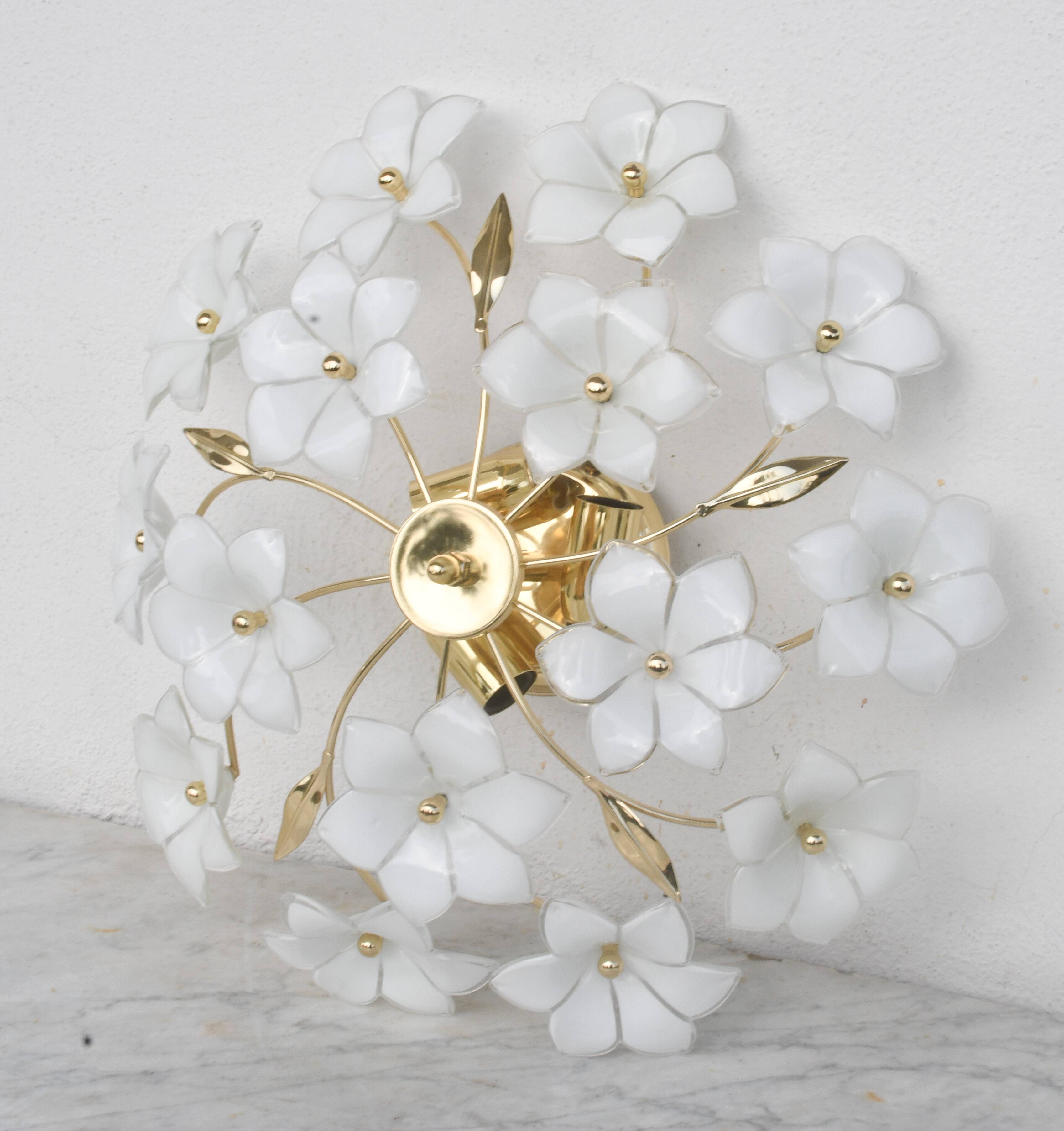 Delicious Murano Ceiling Light White Flowers, 1970