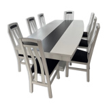 Table à manger avec chaises en bois