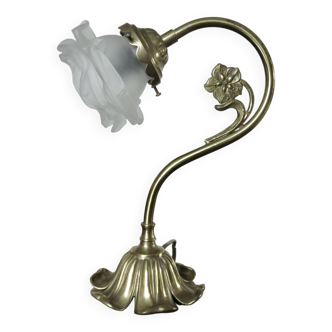 Lampe art nouveau en laiton et verre dépoli