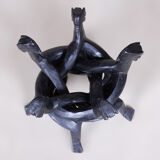 Table pliante art déco sculptée dans une pièce de bois d’ébène, années 1930, Afrique