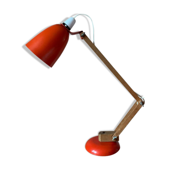 Lampe de burau de cru dans l’orange avec les bras en bois