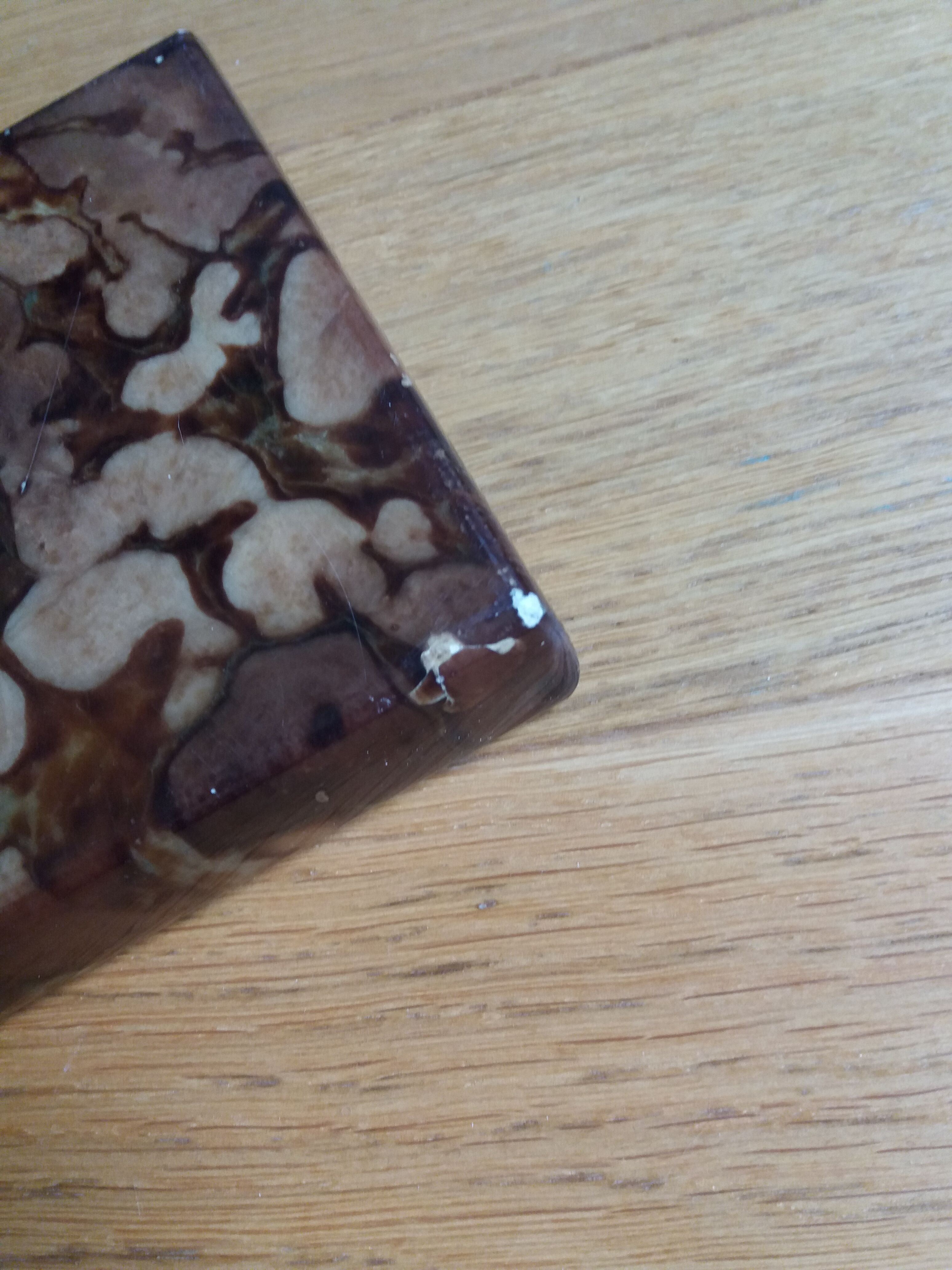 Square ashtray in polished marble