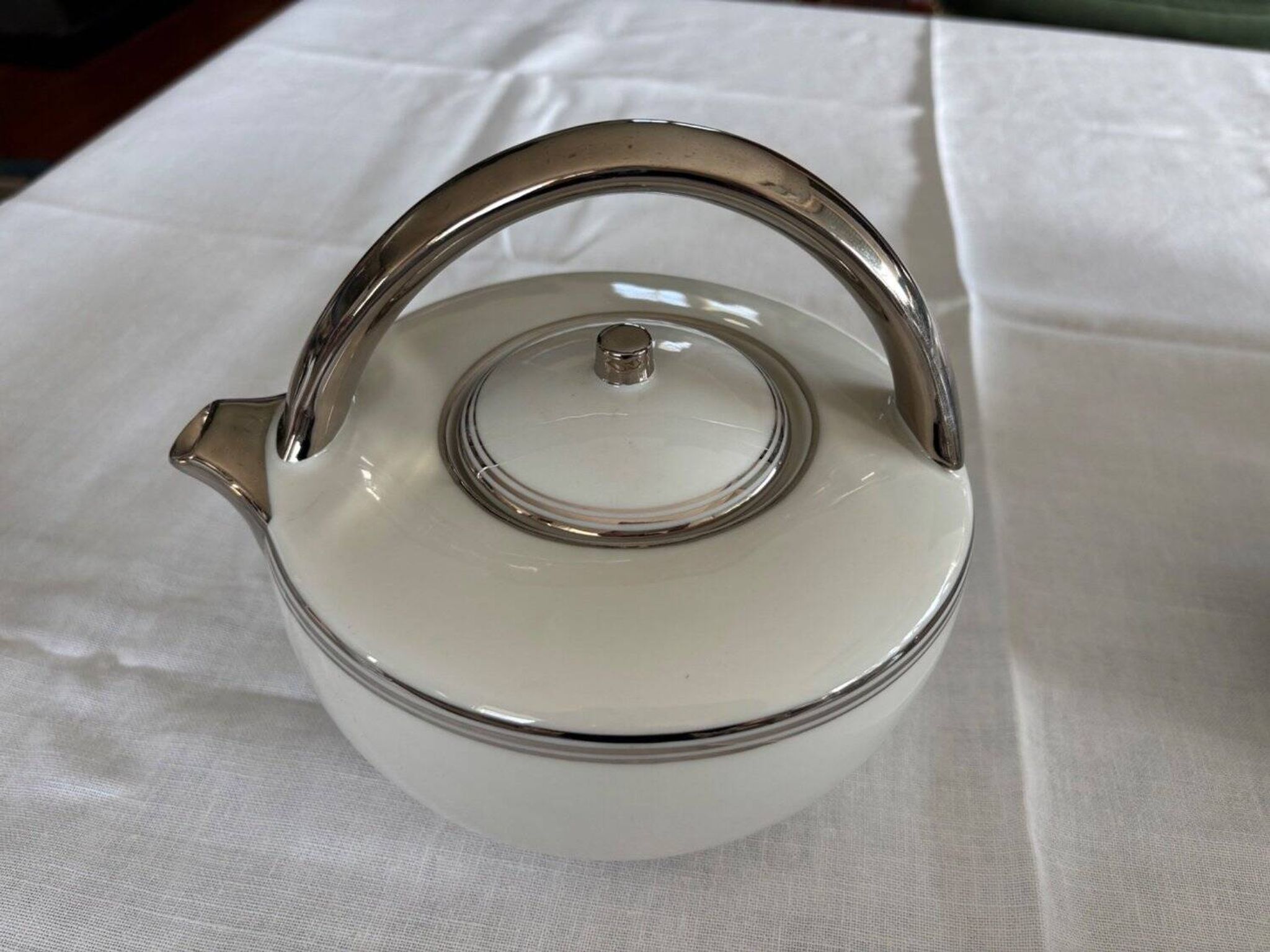 Service à thé en porcelaine Limoges Charles Ahrenfeldt filet argent Belle É