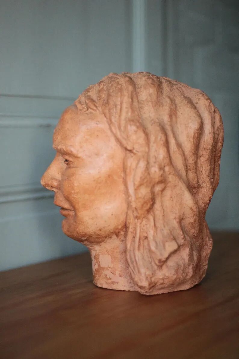 Sculpture signed Doloire, terracotta sculpture, woman's head sculpture, collection, interior decoration.