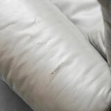 Canapé vintage 3 places en cuir gris et bois, moderniste des années 1950.