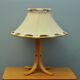 Lampe en bois avec abat-jour