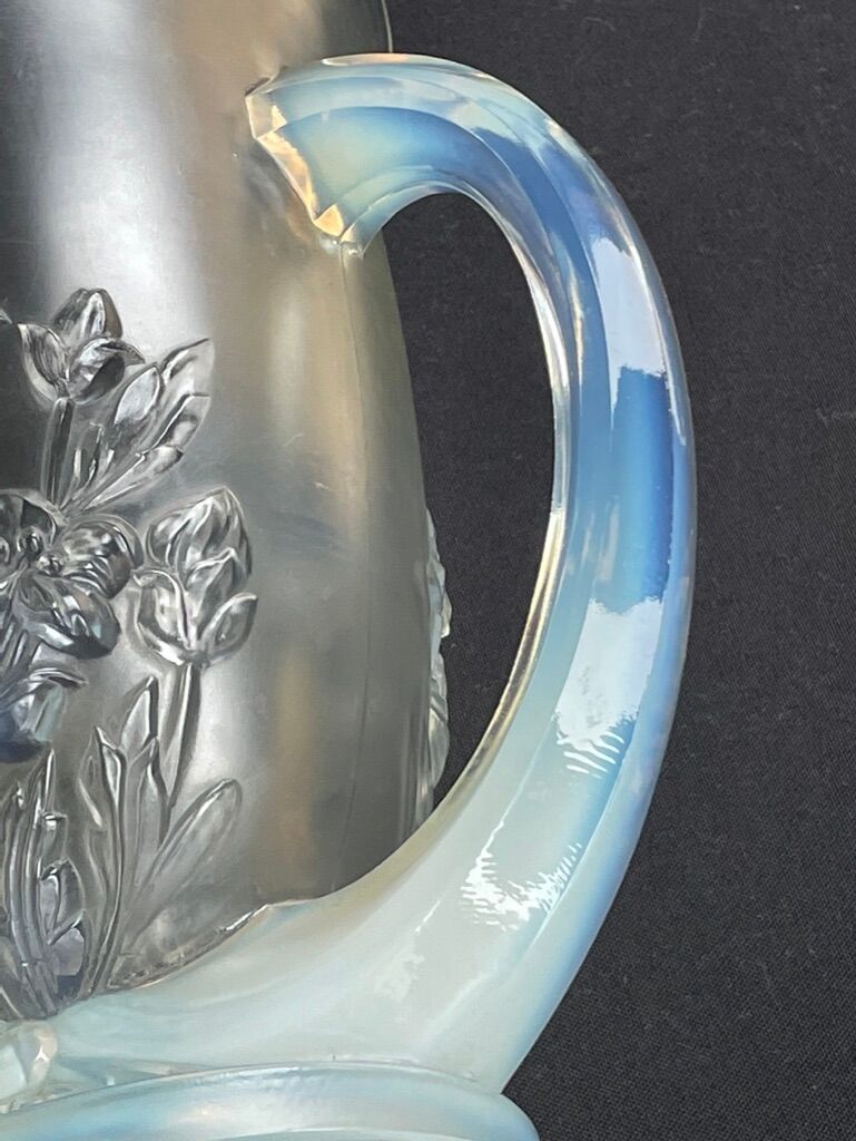 Large vase with 2 Art Deco handles signed Verlys