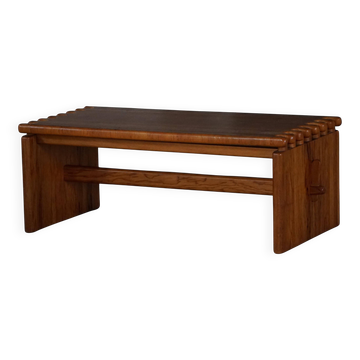 Large rectangular coffee table in solid pine from the mid-century, Danish modern, 1960s.