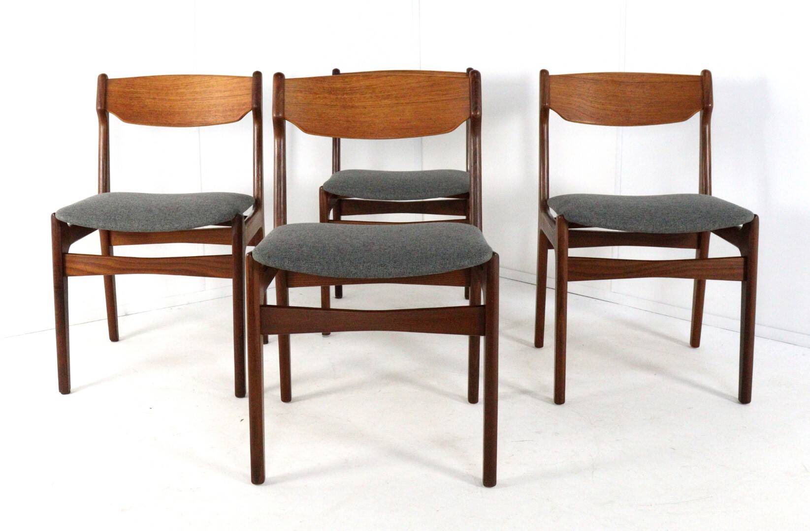 Very nice and solid set of 4 vintage teak chairs - Findahl.