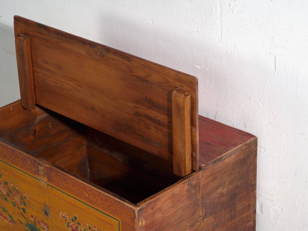 Chinese chest with original painting – China, circa 1900