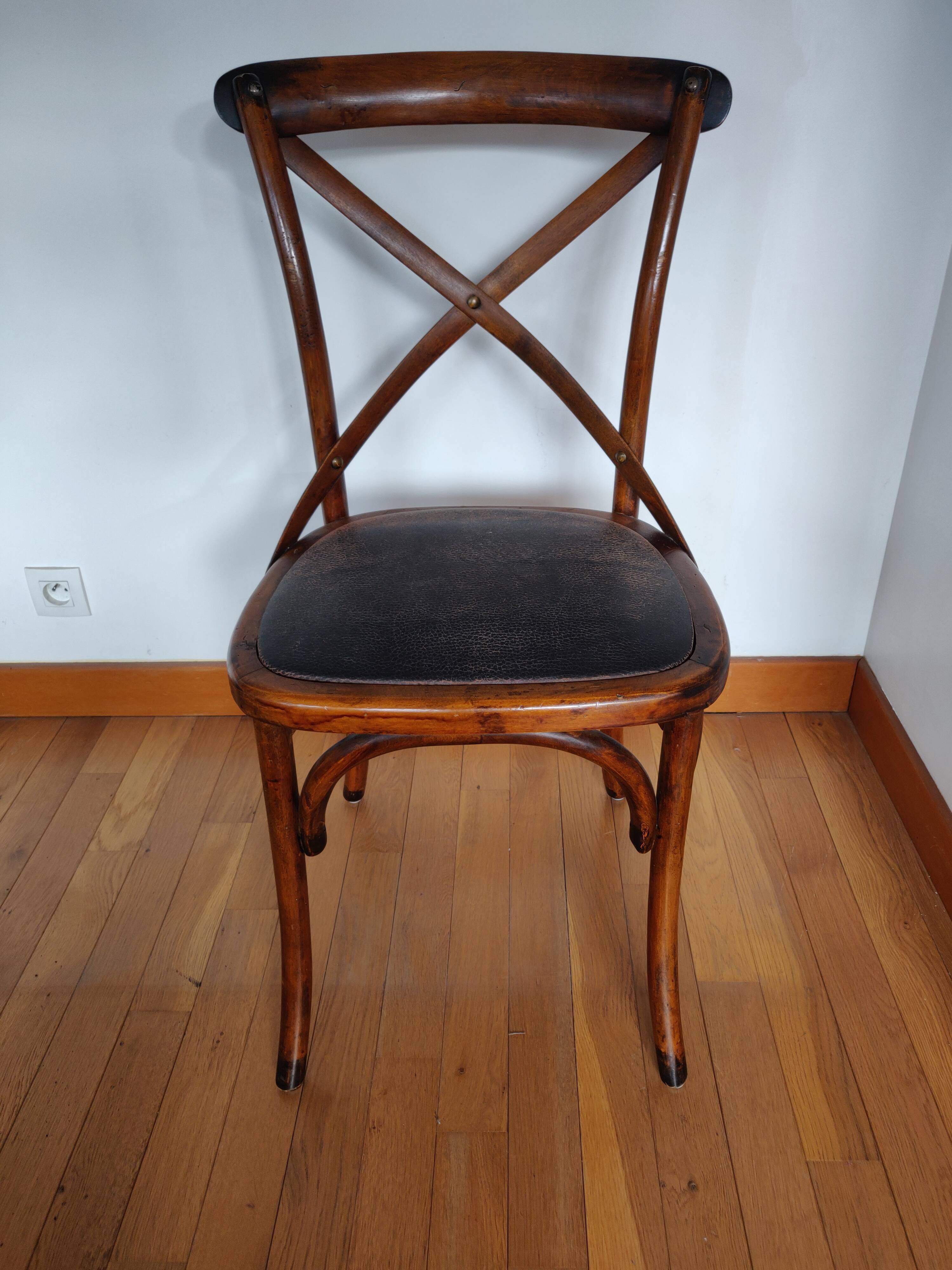 Set of 4 wooden bistro chairs