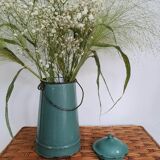 Pot à lait émaillé
