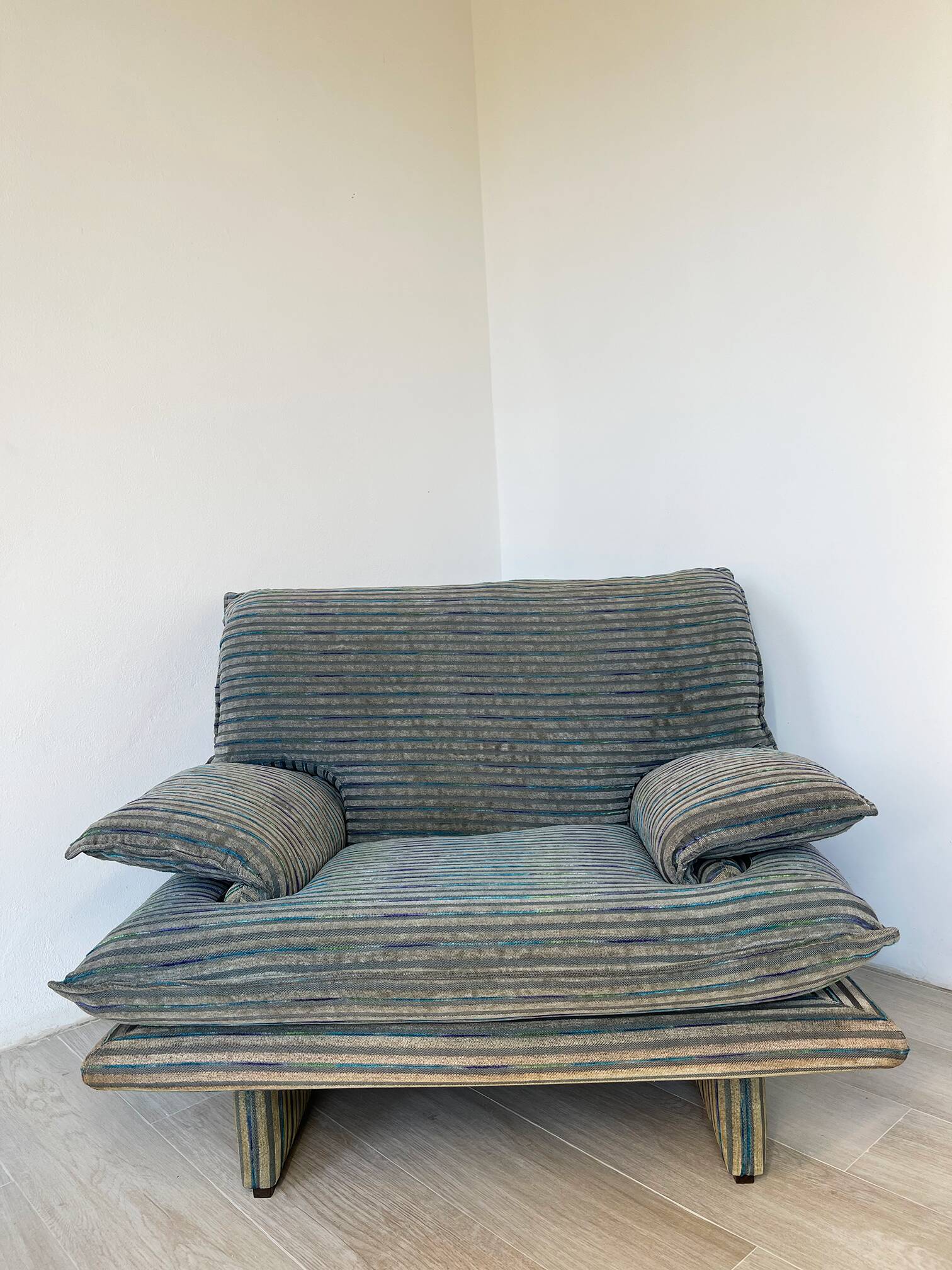 Fauteuil Grand Post Moderne des années 1980