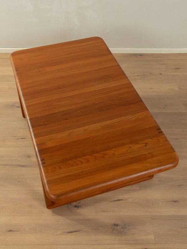 Table basse des années 1960, Niels Bach