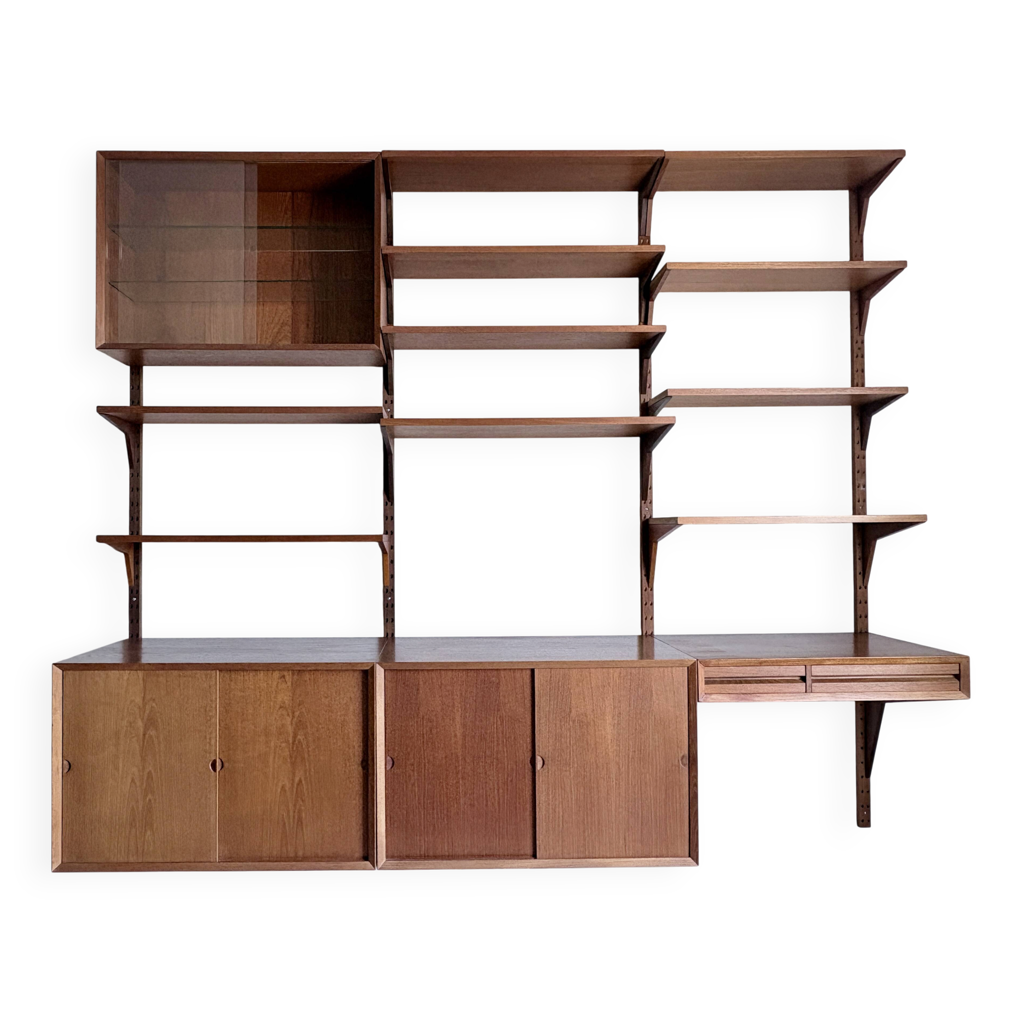 Poul Cadovius shelving system