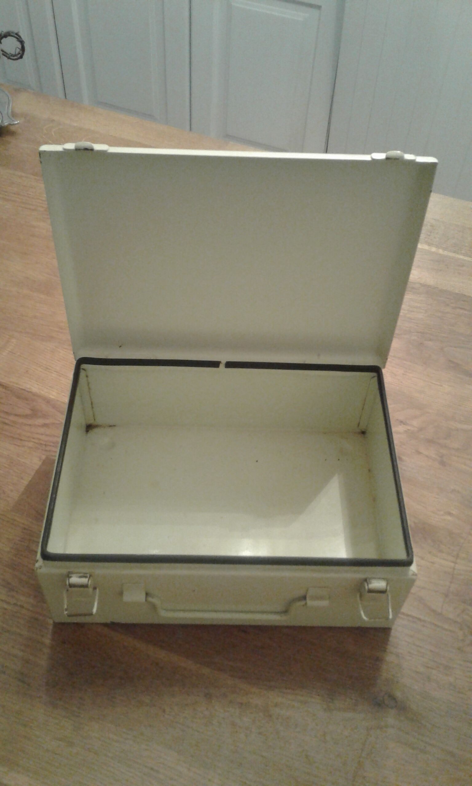 emergency suitcase. Metal. Vintage