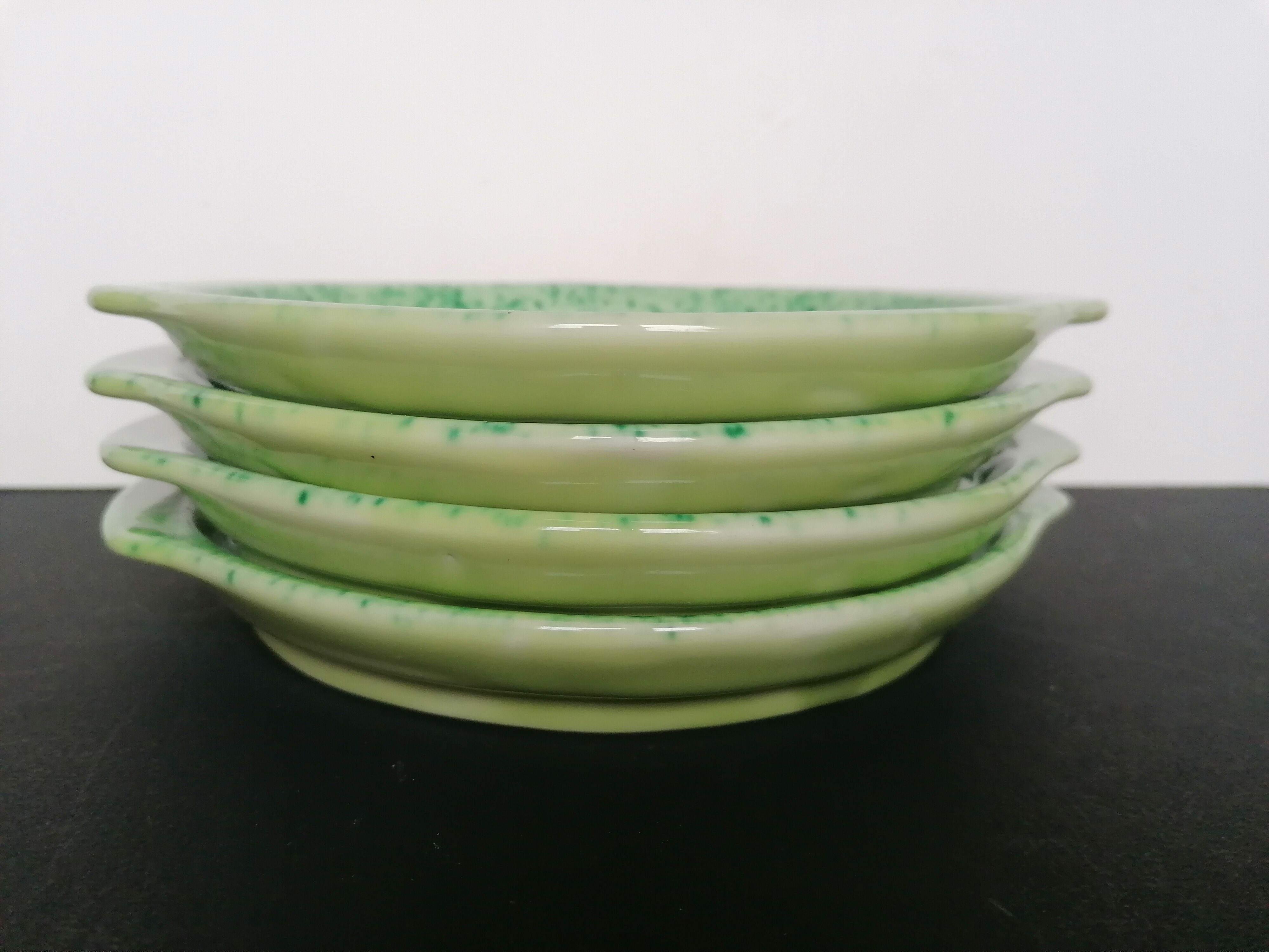 4 plates with gien porcelain snails