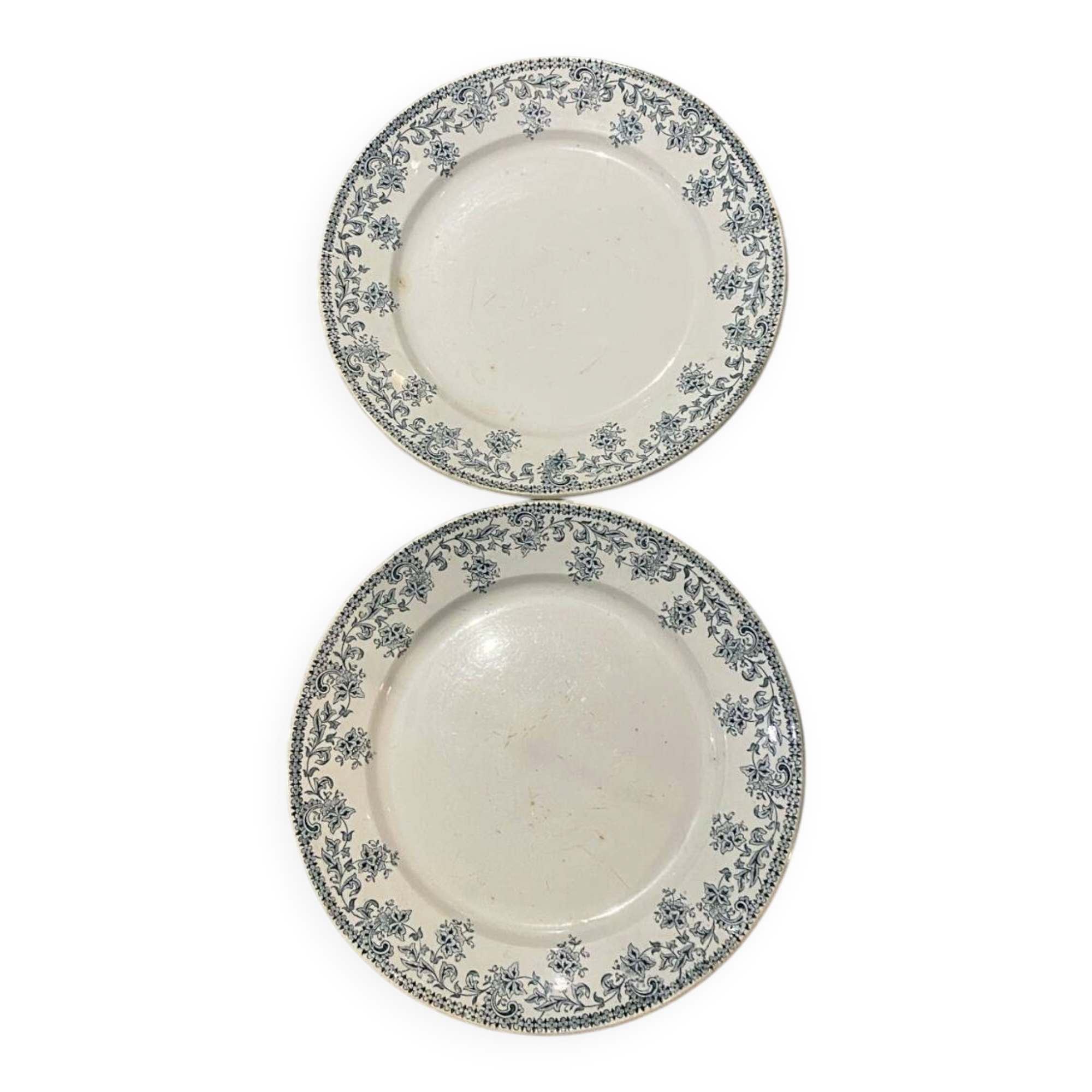 2 plats de présentation en terre de fer