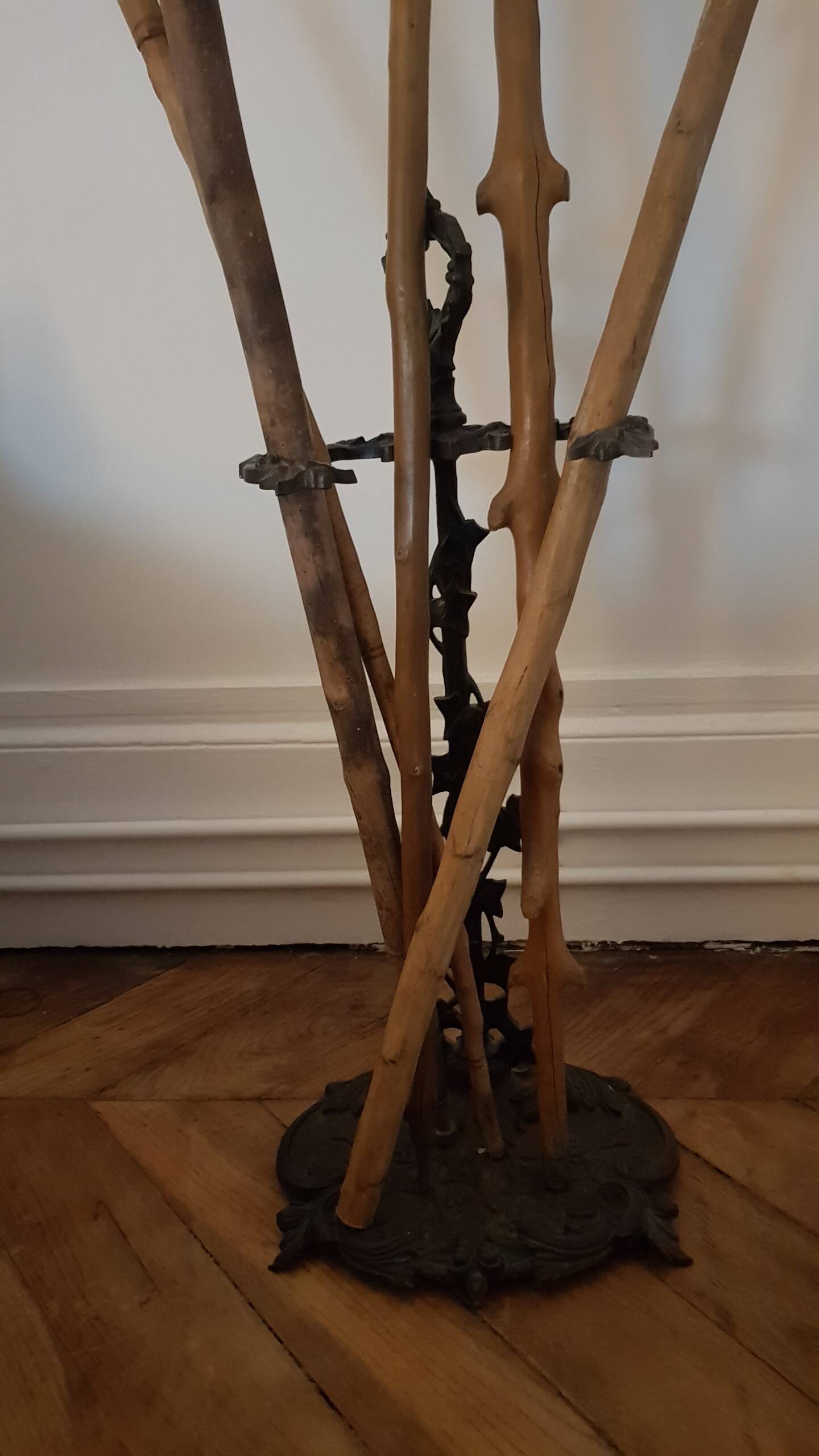 Cast iron umbrella holder