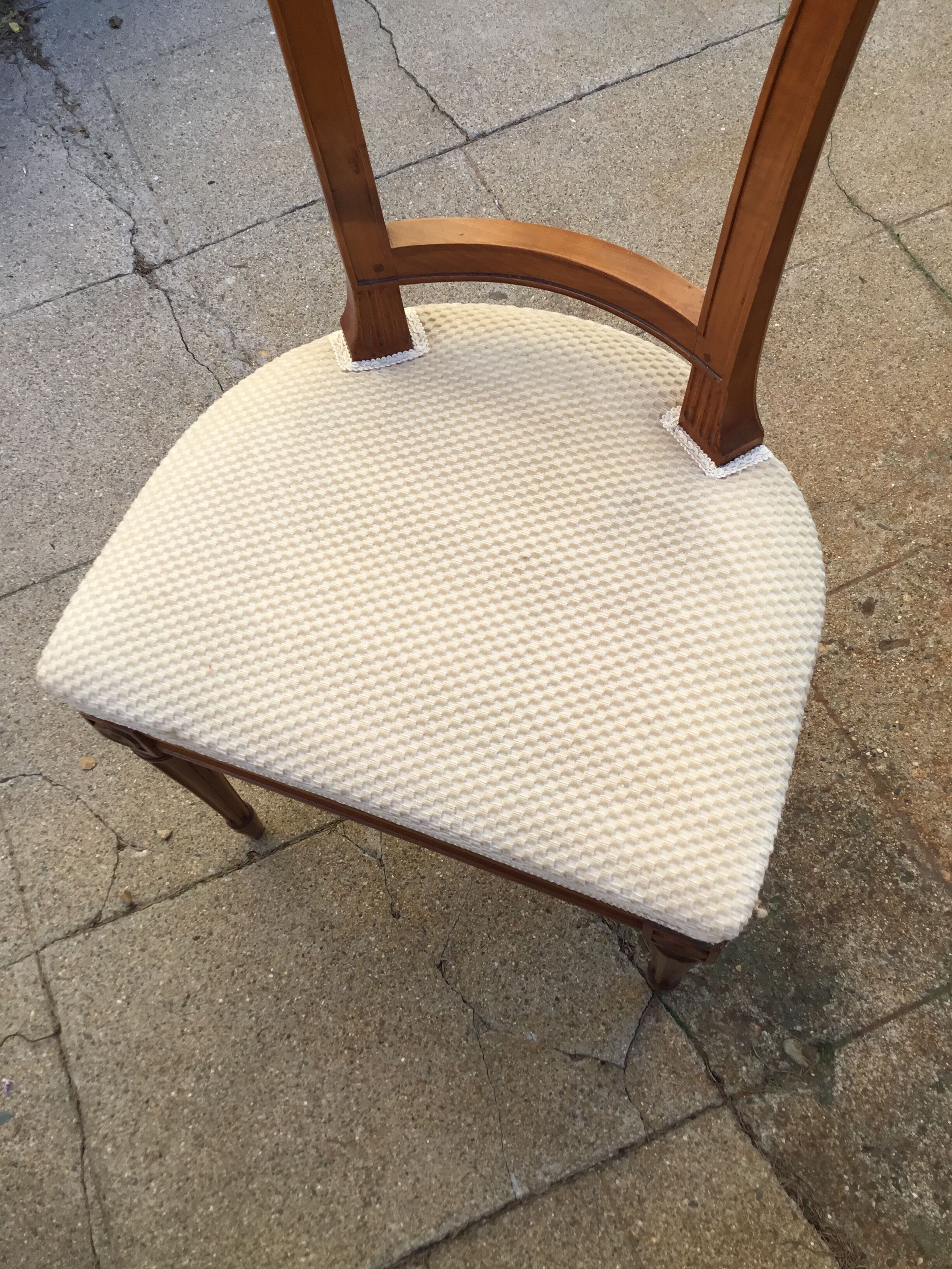 Ensemble de 6 chaises et 2 fauteuils de style directoire