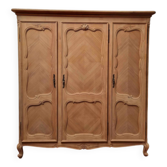3 door wardrobe in natural wood