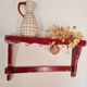 Etagère murale en bois rouge grenat