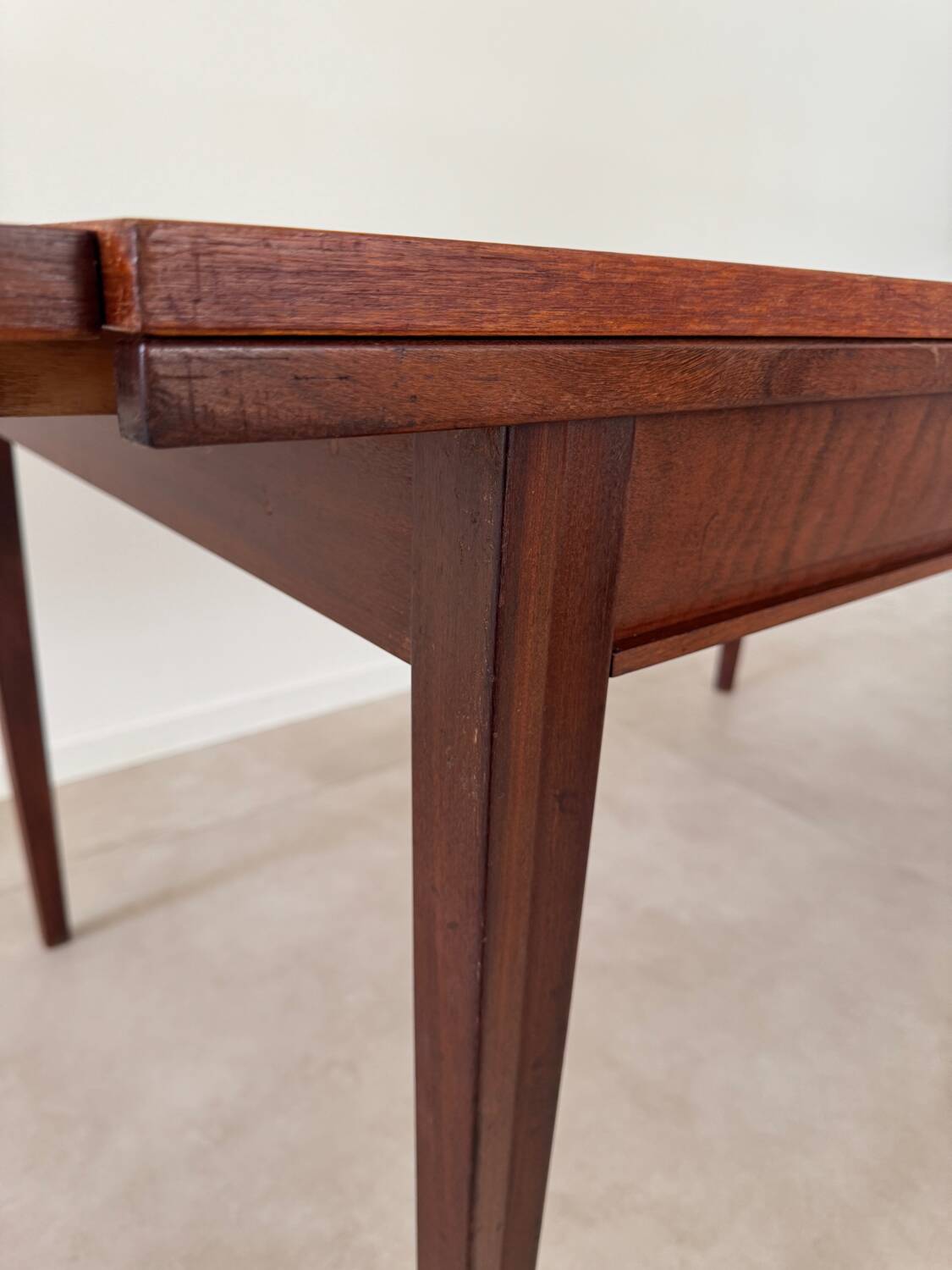 Table à manger vintage teck scandinave