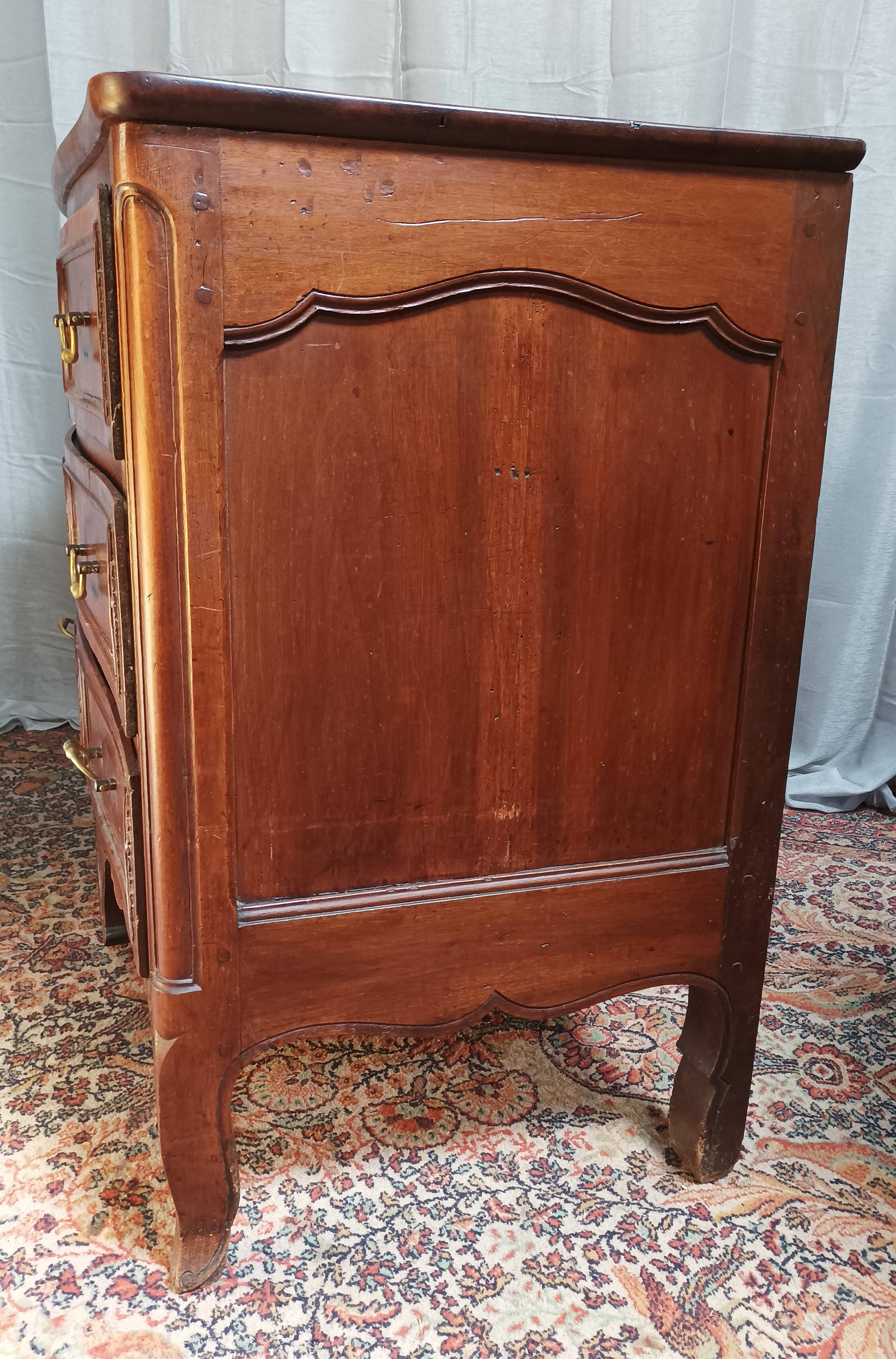 Louis XV walnut chest of drawers